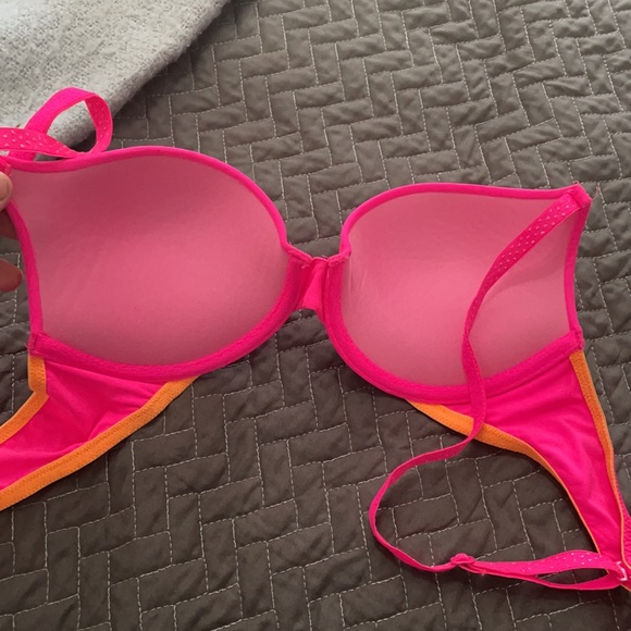Pink Bra - Picture 2 of 3